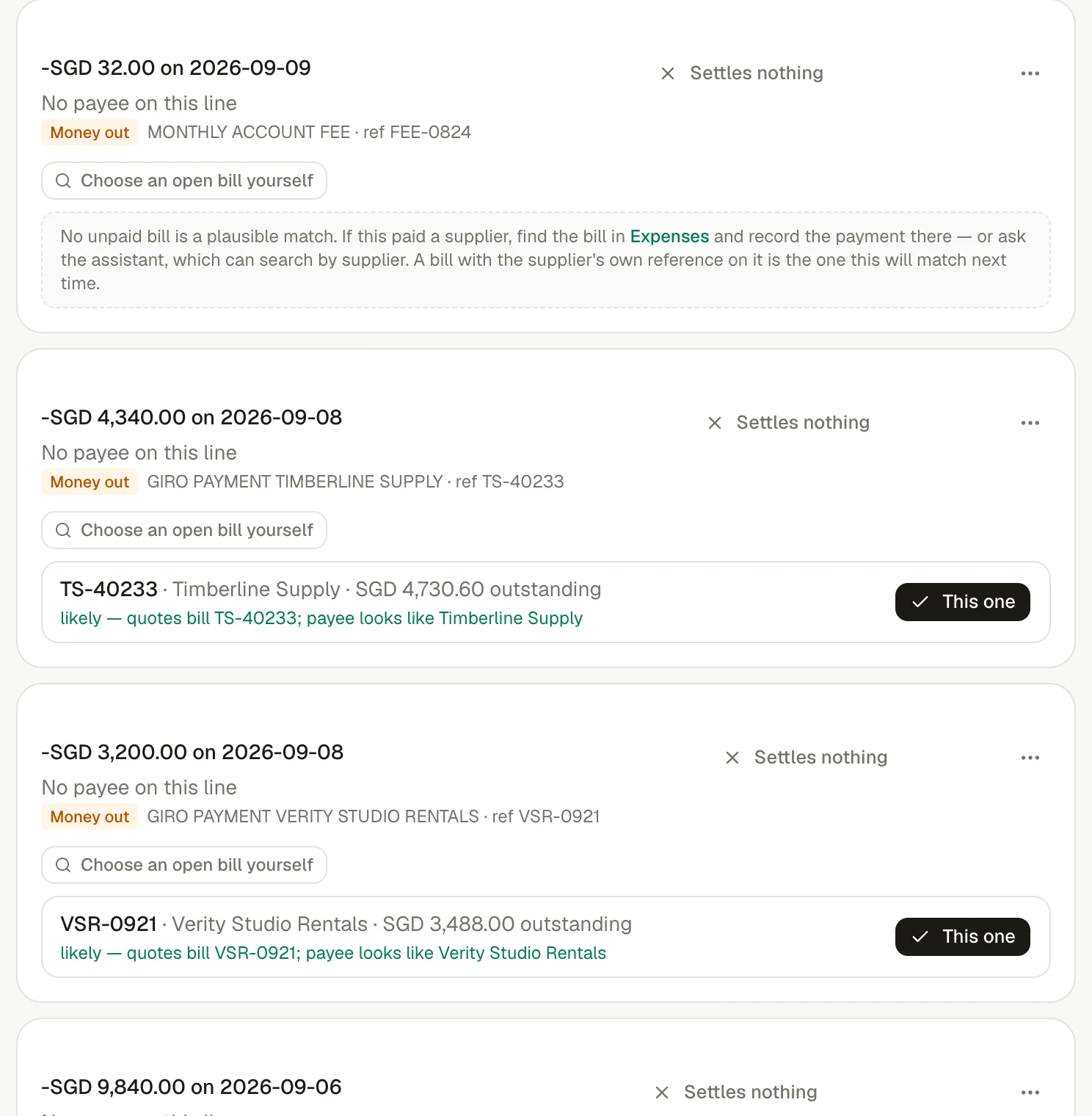 Ruang penyesuaian bank invoiso, sedia untuk satu penyata.